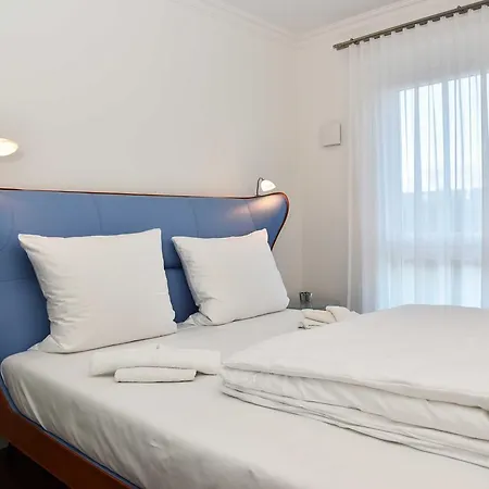 Logierhaus Friedrich -ferienwohnung Bernsteinglück - 1.reihe Ostseeheilbad Zingst